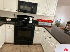 20258 Cohasset Street 4, Winnetka CA 91306