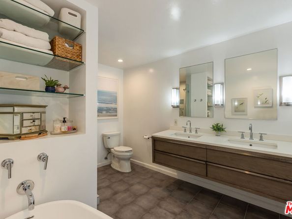 5848 W Olympic Boulevard 102, Los Angeles CA 90036