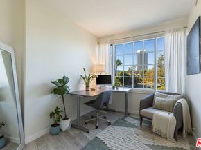 5848 W Olympic Boulevard 102, Los Angeles CA 90036