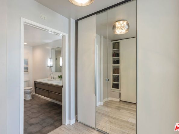 5848 W Olympic Boulevard 102, Los Angeles CA 90036