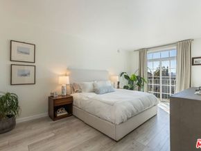5848 W Olympic Boulevard 102, Los Angeles CA 90036