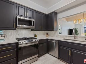 5848 W Olympic Boulevard 102, Los Angeles CA 90036