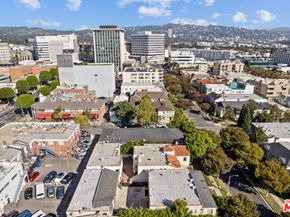 209 S Reeves Drive, Beverly Hills CA 90212