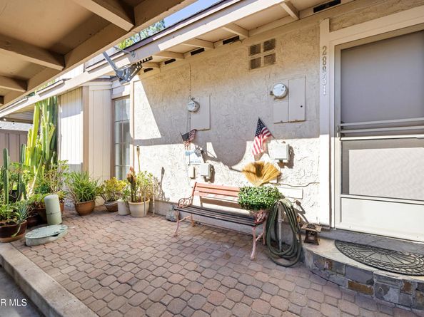 28831 Oakpath Drive 44, Agoura Hills CA 91301