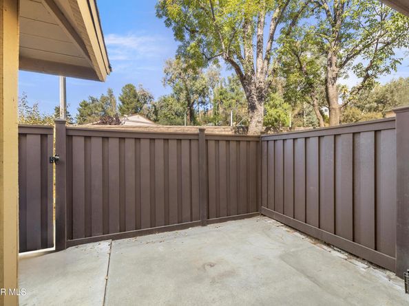 28831 Oakpath Drive 44, Agoura Hills CA 91301