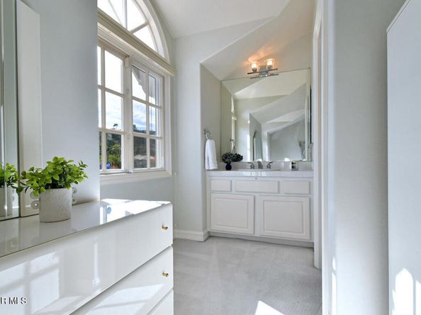 31775 Oak Ranch Court, Westlake Village CA 91361