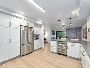 11523 Vienna Way, Mar Vista CA 90066