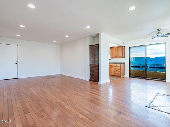 8710 Independence Avenue 307, Canoga Park CA 91304