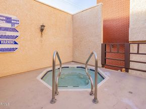 8710 Independence Avenue 307, Canoga Park CA 91304