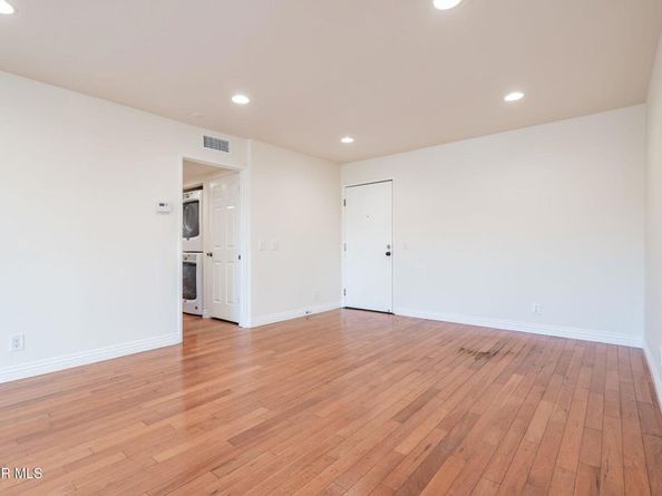 8710 Independence Avenue 307, Canoga Park CA 91304