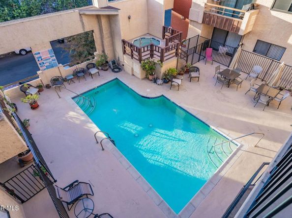 8710 Independence Avenue 307, Canoga Park CA 91304