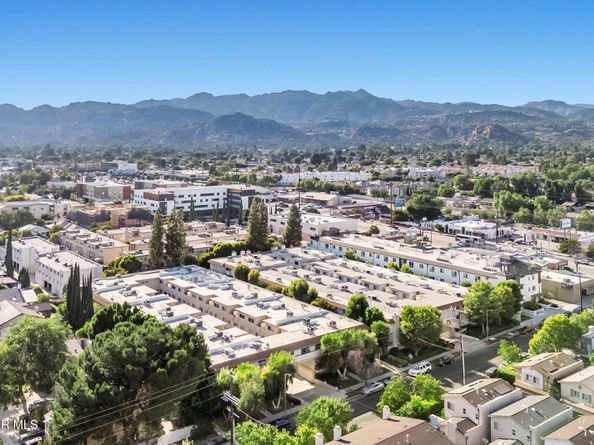 10215 Variel Avenue 11, Chatsworth CA 91311