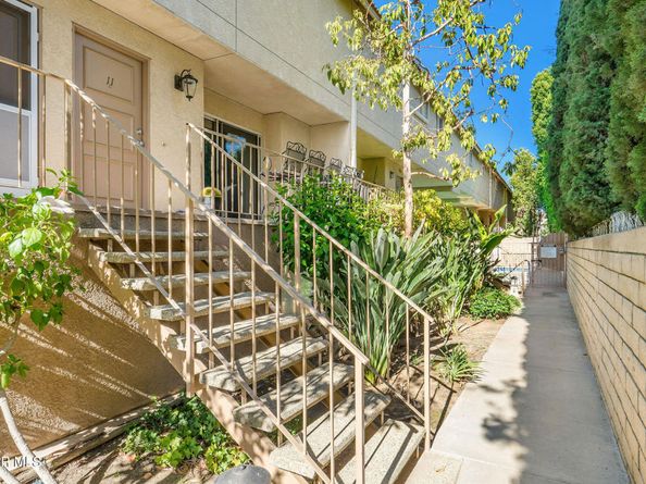 10215 Variel Avenue 11, Chatsworth CA 91311