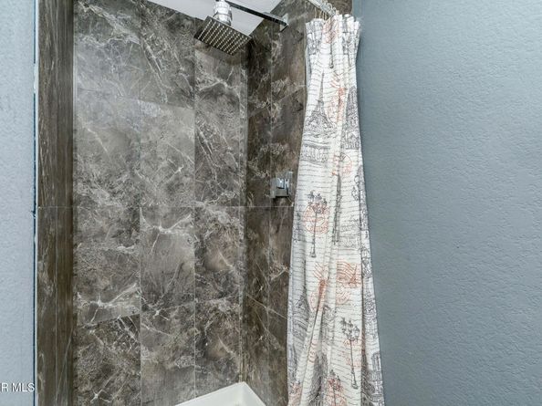 10215 Variel Avenue 11, Chatsworth CA 91311