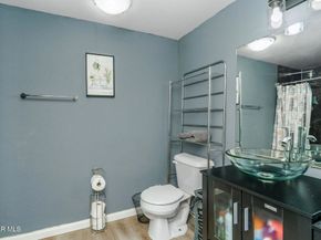 10215 Variel Avenue 11, Chatsworth CA 91311