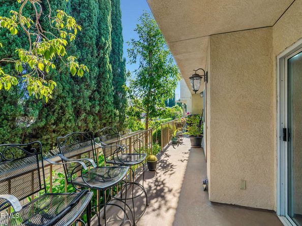 10215 Variel Avenue 11, Chatsworth CA 91311