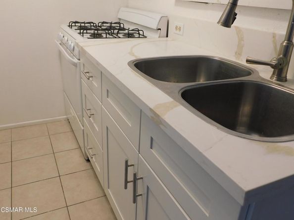 6213 Whitsett Avenue, North Hollywood CA 91606