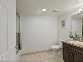 5315 Bellingham Avenue 102, Valley Village CA 91607