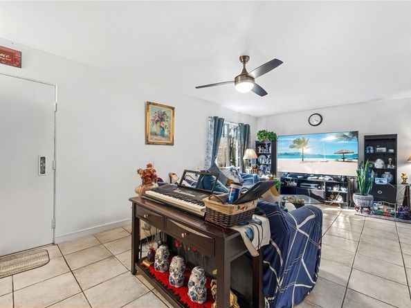 1800 W Gramercy 33, Anaheim CA 92801