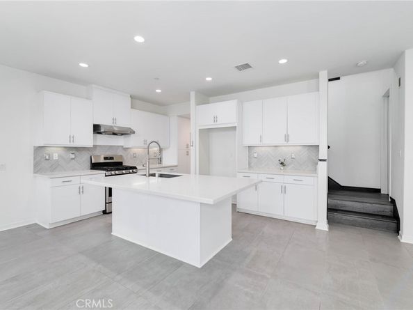 26 Prominence, Lake Forest CA 92630