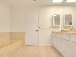 1663 Veteran Avenue 206, Los Angeles CA 90024