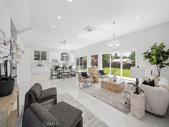 2926 Future Street, Los Angeles CA 90065