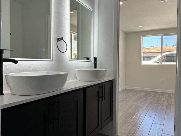 1420 W 22nd Street, Los Angeles CA 90007