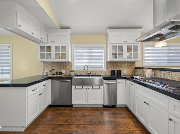 4961 Alcove Avenue, Valley Village CA 91607