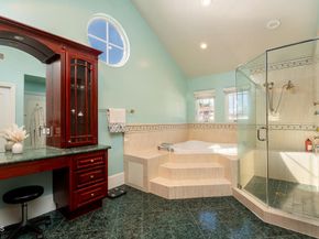 1075 E Tujunga Avenue, Burbank CA 91501