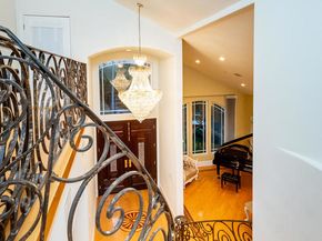 1075 E Tujunga Avenue, Burbank CA 91501