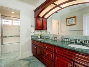 1075 E Tujunga Avenue, Burbank CA 91501