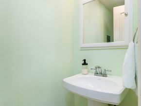 1075 E Tujunga Avenue, Burbank CA 91501