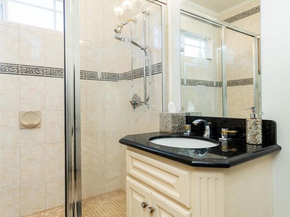 1075 E Tujunga Avenue, Burbank CA 91501