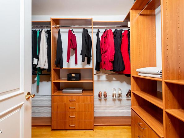 1075 E Tujunga Avenue, Burbank CA 91501