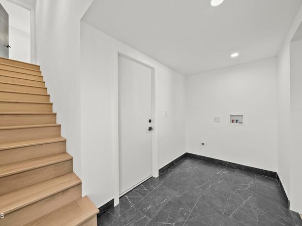 14145 Weddington Street, Sherman Oaks CA 91401