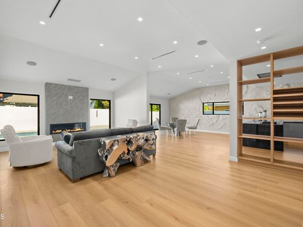 14145 Weddington Street, Sherman Oaks CA 91401