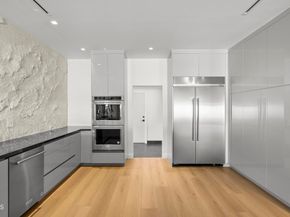 14145 Weddington Street, Sherman Oaks CA 91401