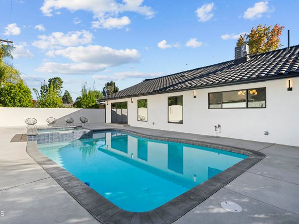 14145 Weddington Street, Sherman Oaks CA 91401