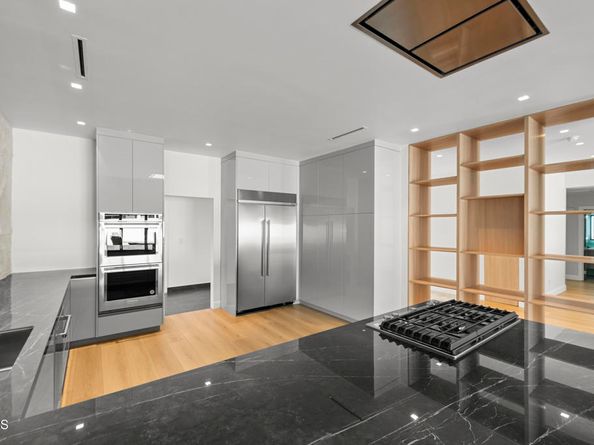 14145 Weddington Street, Sherman Oaks CA 91401