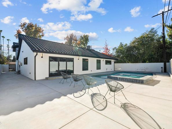 14145 Weddington Street, Sherman Oaks CA 91401