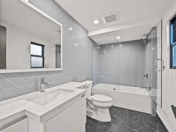 14145 Weddington Street, Sherman Oaks CA 91401