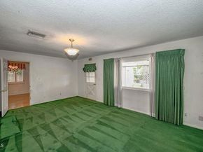 1920 N Screenland Drive, Burbank CA 91505