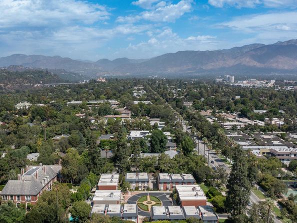 1105 S Orange Grove Boulevard, Pasadena CA 91105
