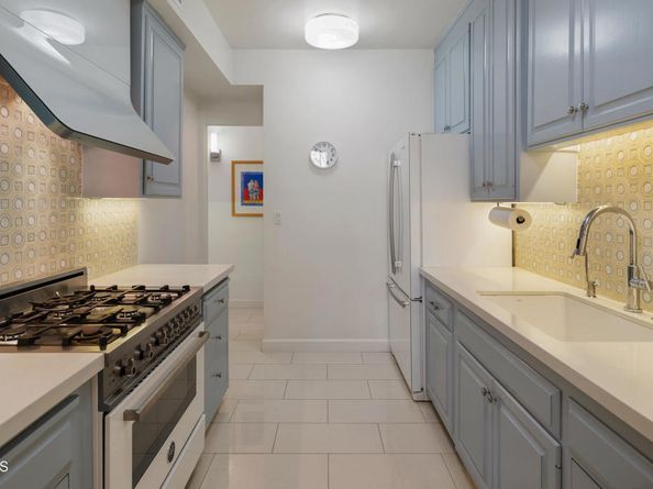 1105 S Orange Grove Boulevard, Pasadena CA 91105