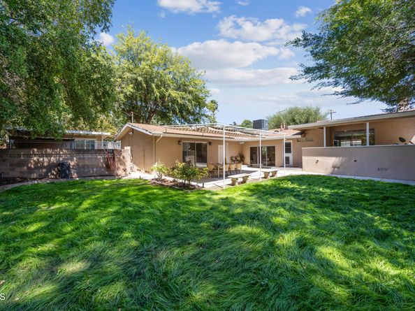 1574 E Glenoaks Boulevard, Glendale CA 91206