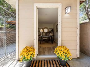 1574 E Glenoaks Boulevard, Glendale CA 91206