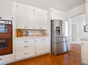 1574 E Glenoaks Boulevard, Glendale CA 91206