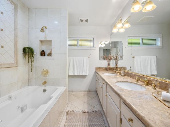 1574 E Glenoaks Boulevard, Glendale CA 91206