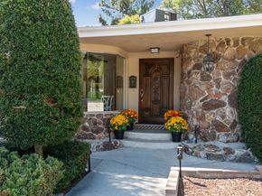 1574 E Glenoaks Boulevard, Glendale CA 91206