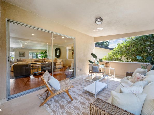 1574 E Glenoaks Boulevard, Glendale CA 91206